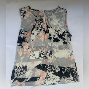 Calvin Klein tank with pleaded neckline size XL, 95% polyester 5% spandex